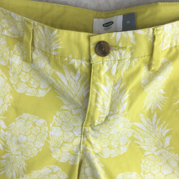 Old Navy Yellow White Pineapple Print Shorts Women's Size 0 - Picture 11 of 15